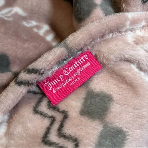 Juicy Couture home throw. - Picture 4 of 5